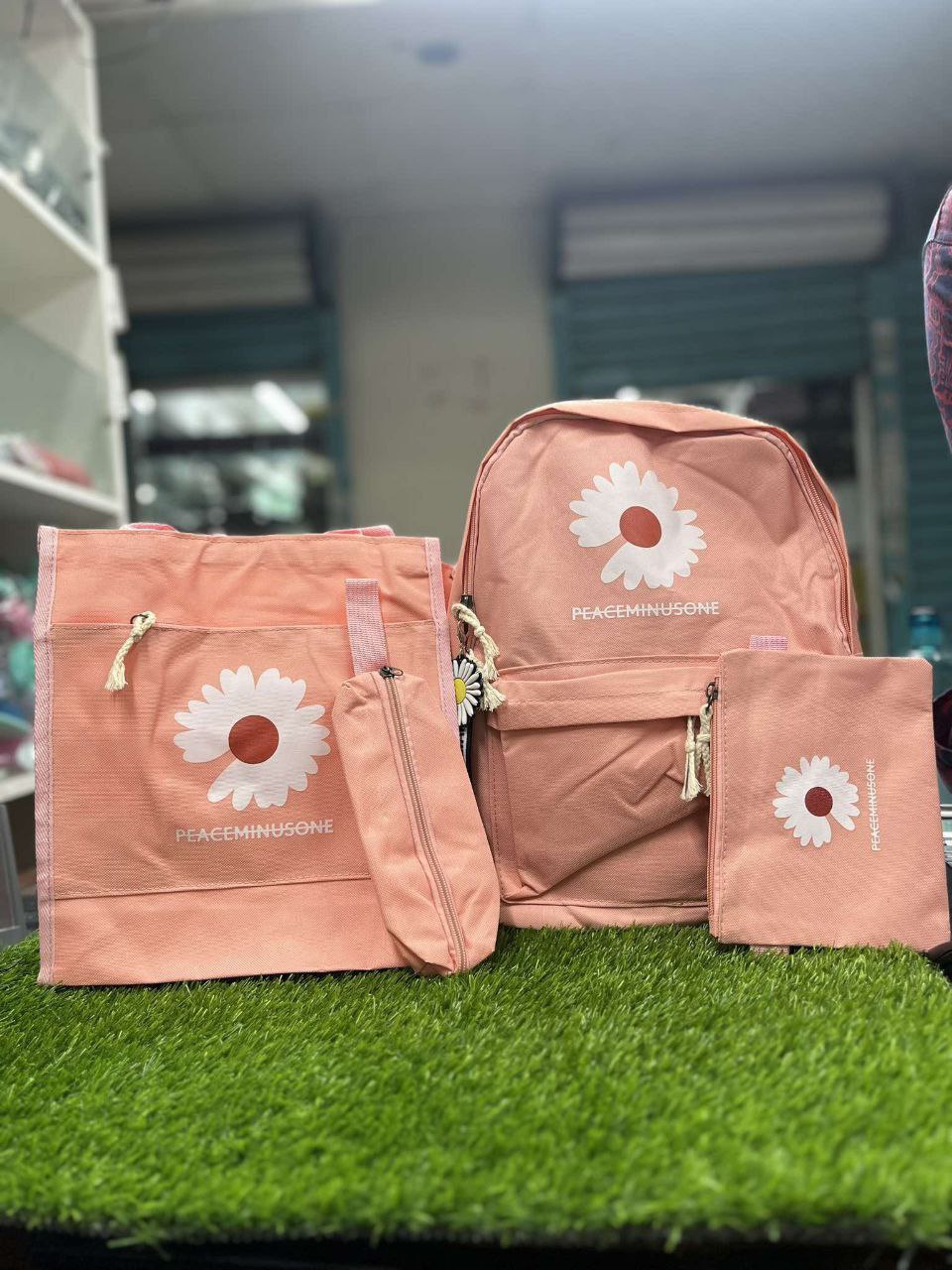 Weysfor 4Pcs/Set Women School Backpacks Schoolbag Daisy (bag)