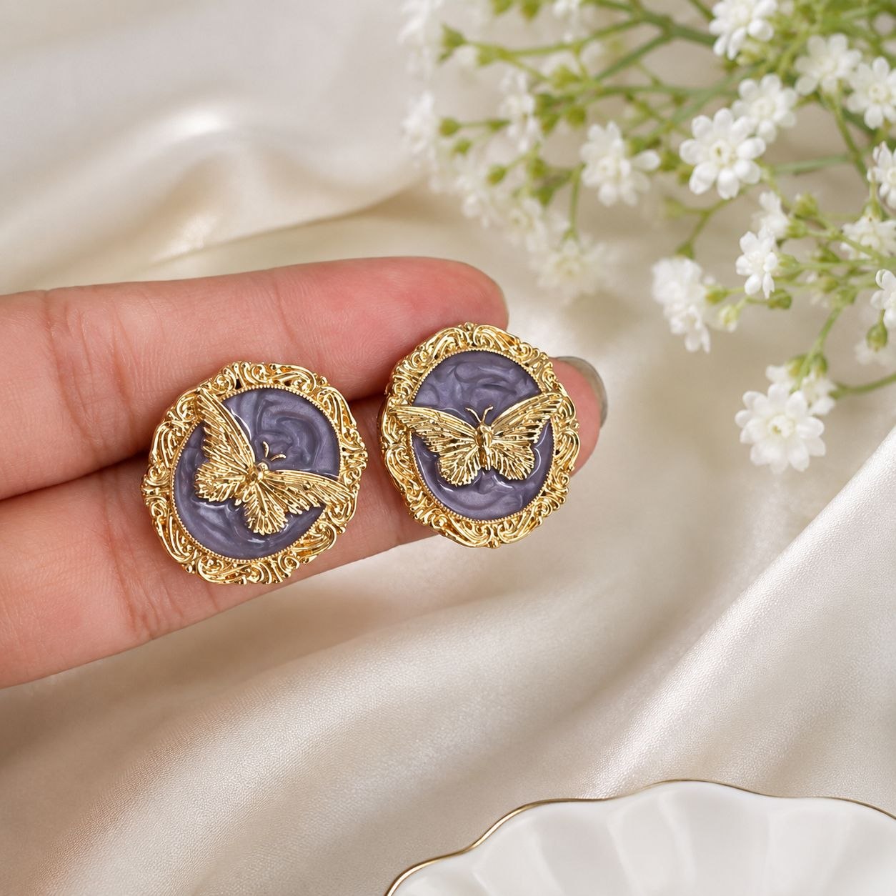 ROUND BUTTERFLY EARRING (JE-18)